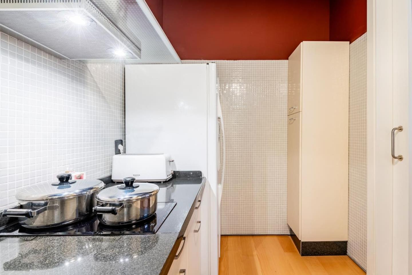 Komodo Sierpes: Bright & Classy Central Apartment Seville Luaran gambar