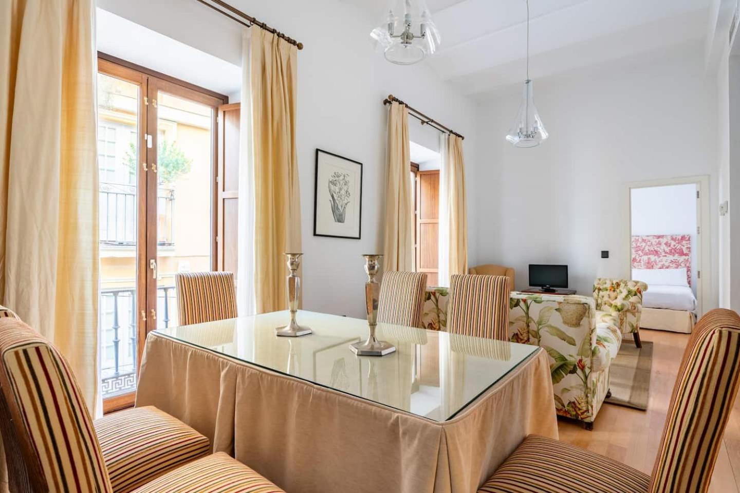 Komodo Sierpes: Bright & Classy Central Apartment Seville Luaran gambar