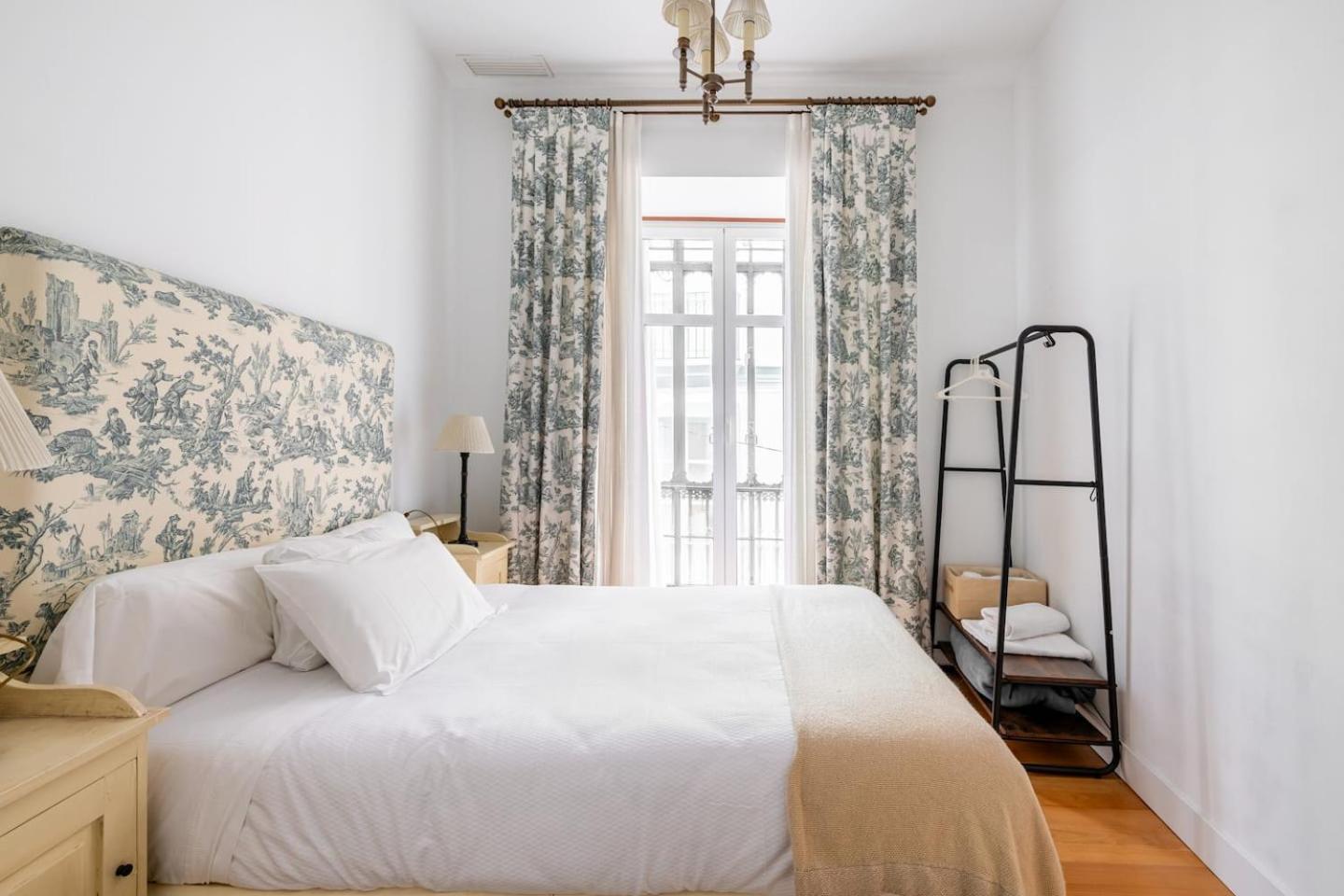 Komodo Sierpes: Bright & Classy Central Apartment Seville Luaran gambar