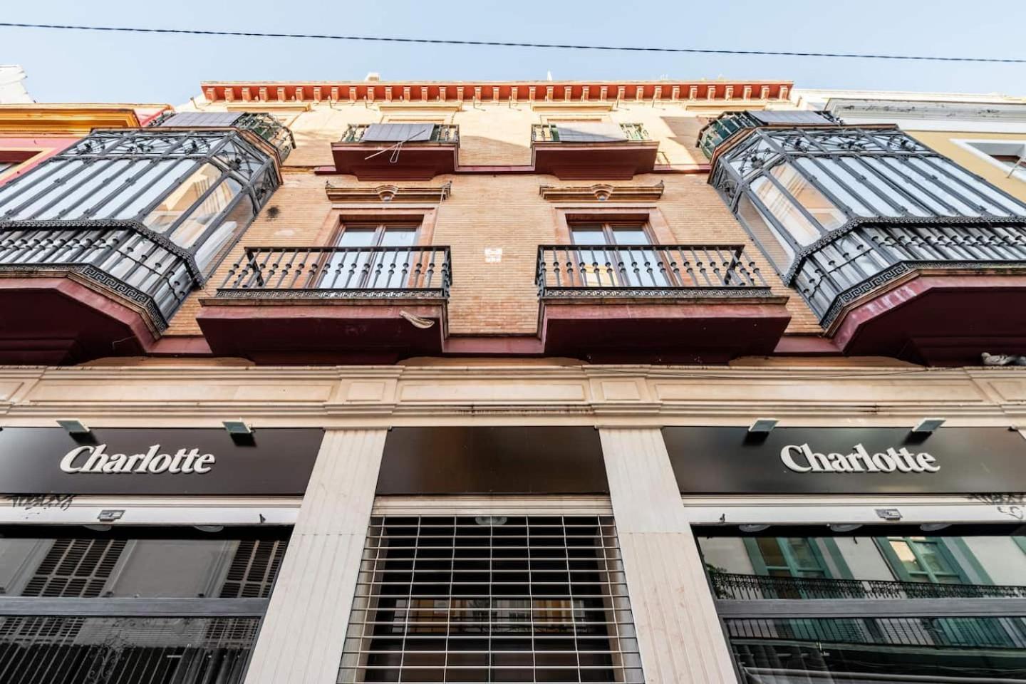 Komodo Sierpes: Bright & Classy Central Apartment Seville Luaran gambar