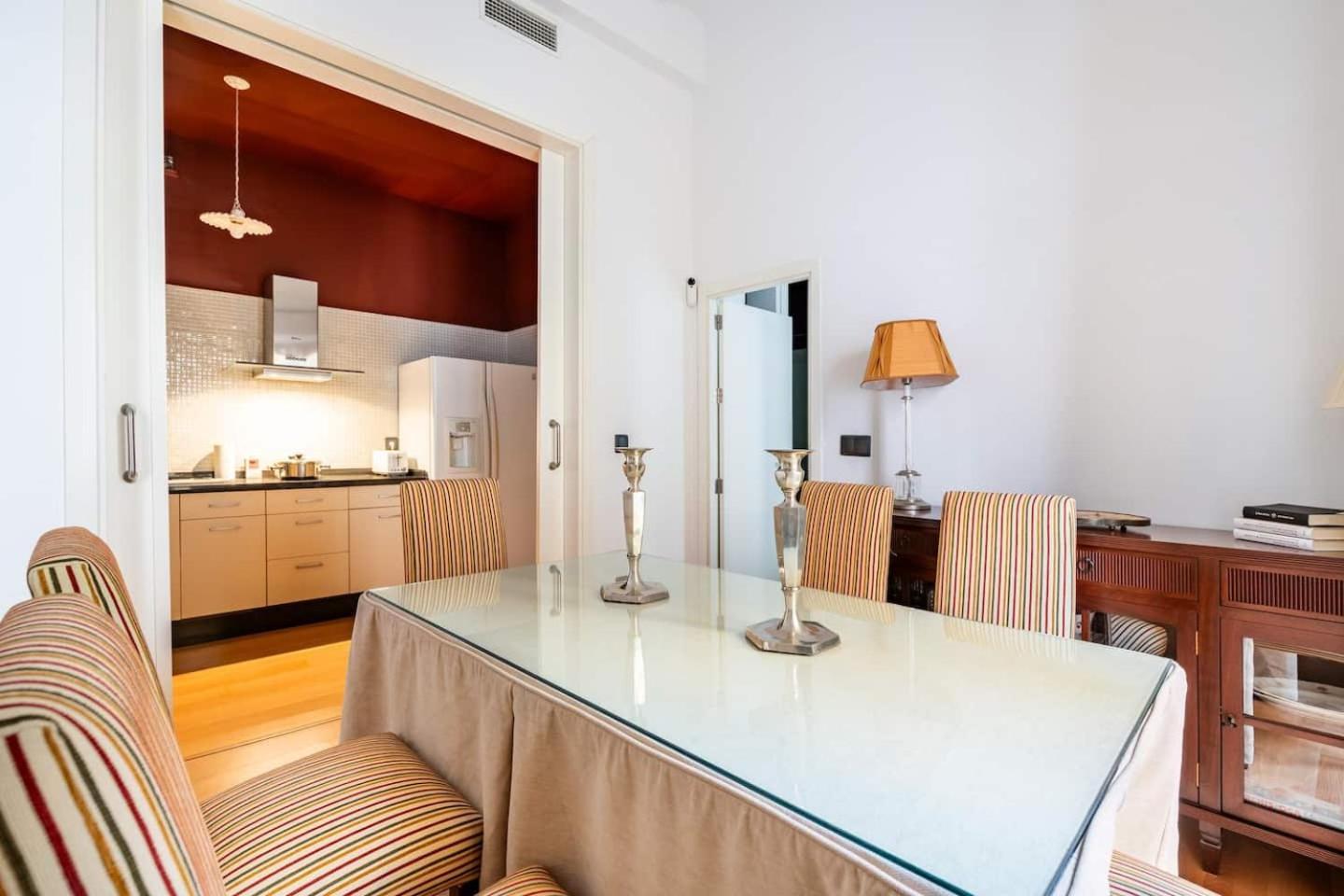 Komodo Sierpes: Bright & Classy Central Apartment Seville Luaran gambar