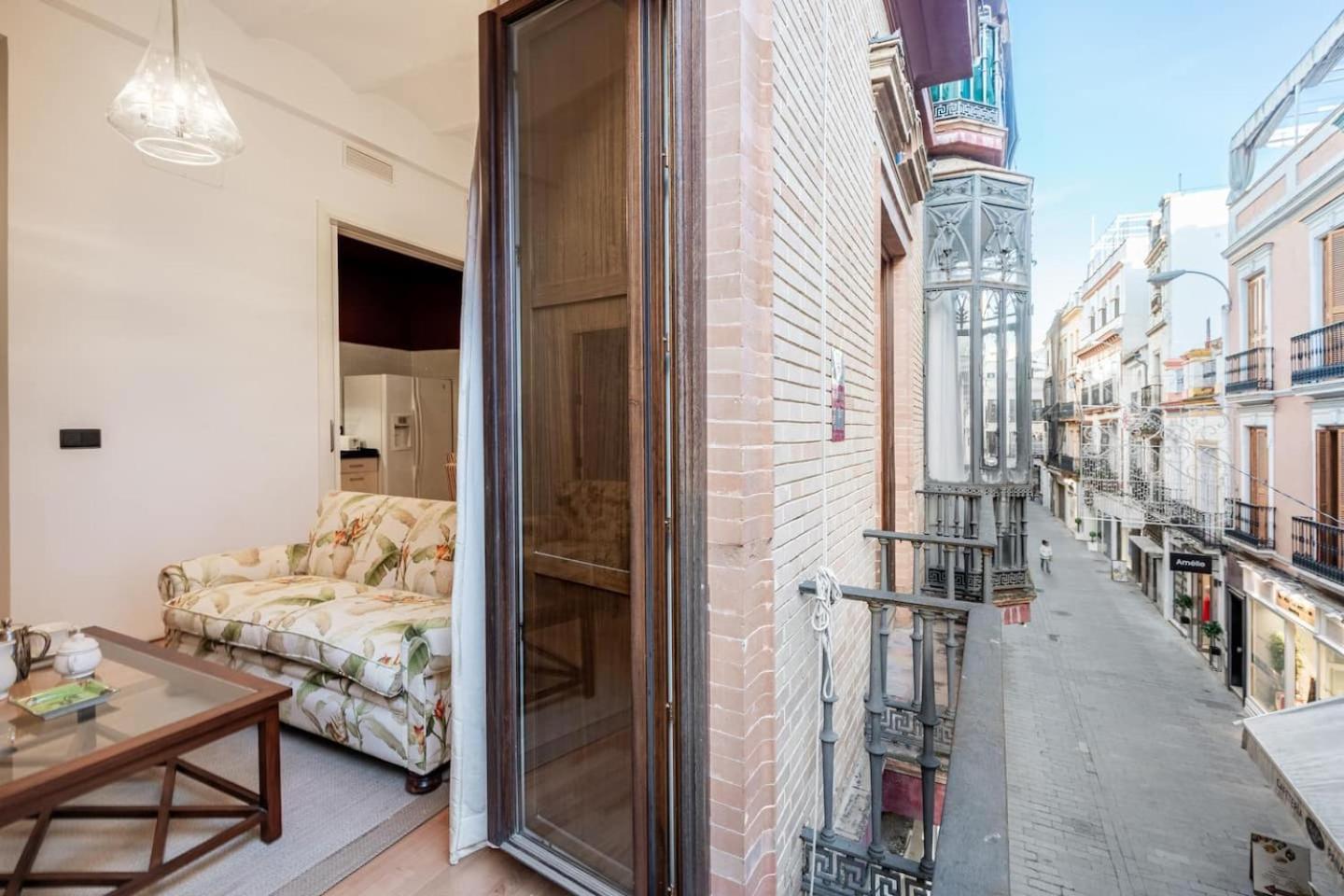 Komodo Sierpes: Bright & Classy Central Apartment Seville Luaran gambar
