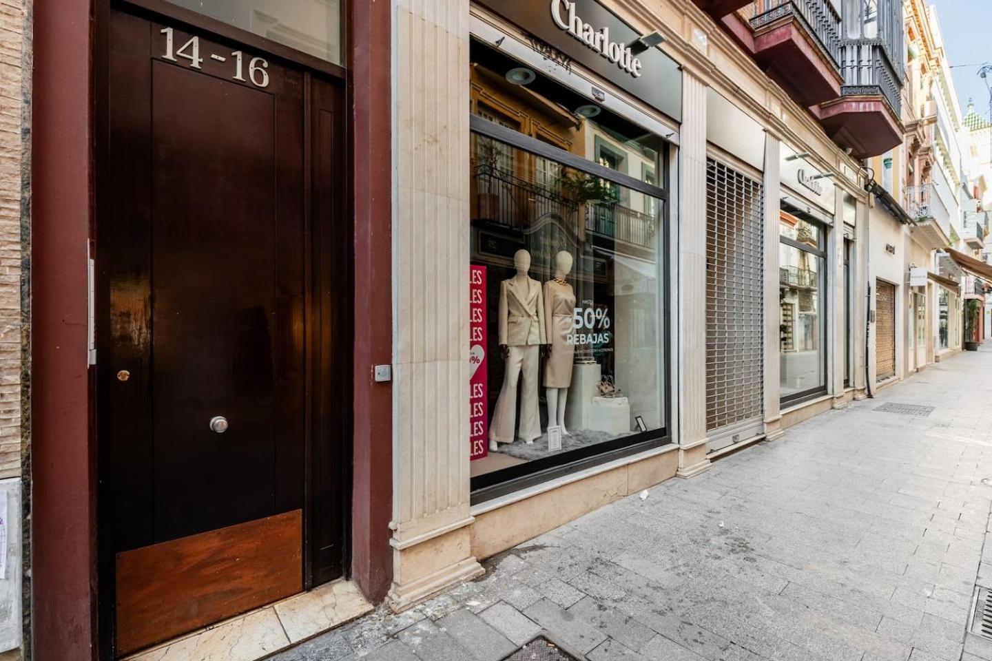 Komodo Sierpes: Bright & Classy Central Apartment Seville Luaran gambar