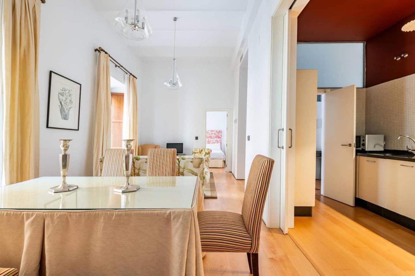 Komodo Sierpes: Bright & Classy Central Apartment Seville Luaran gambar