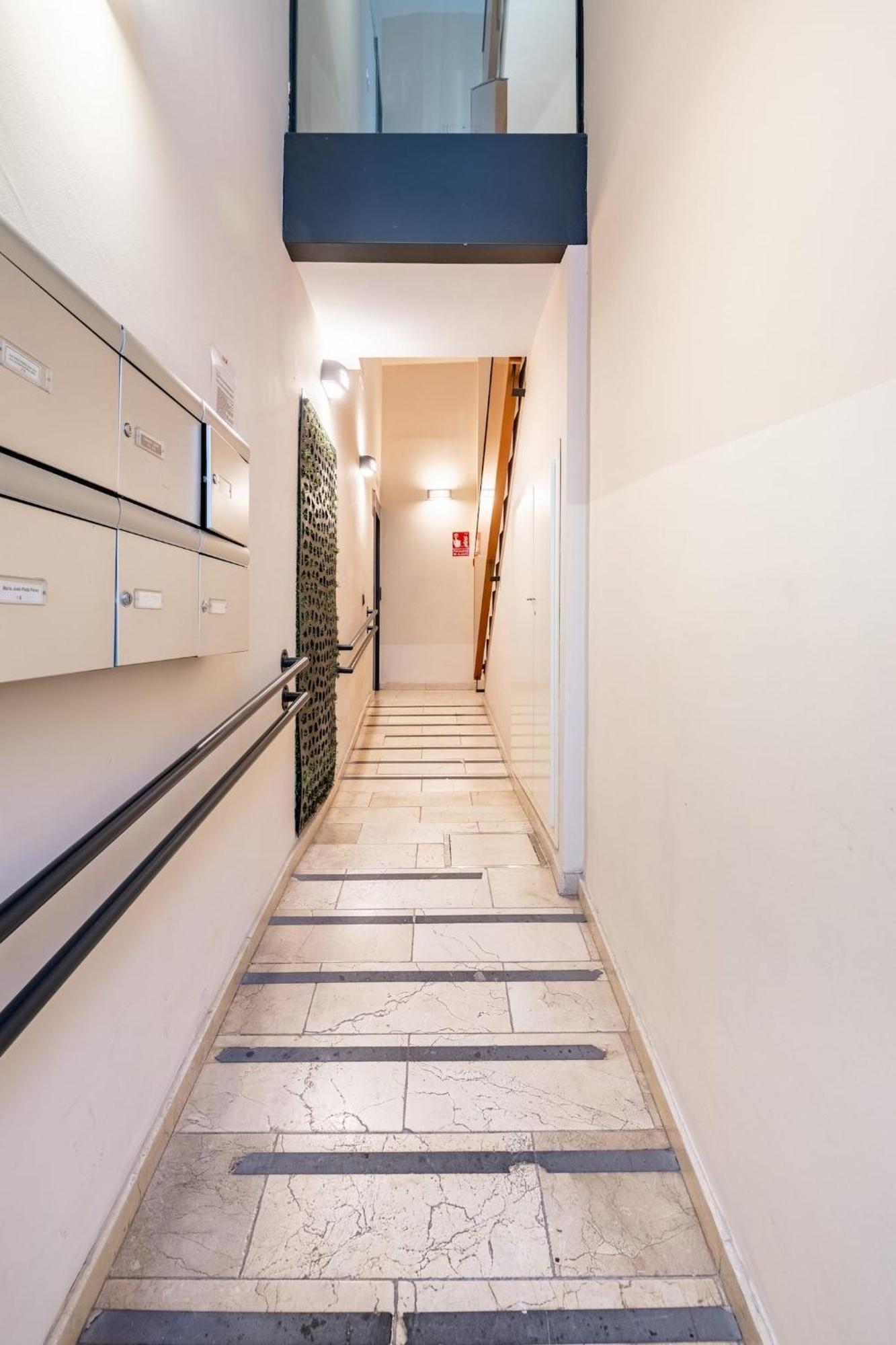 Komodo Sierpes: Bright & Classy Central Apartment Seville Luaran gambar