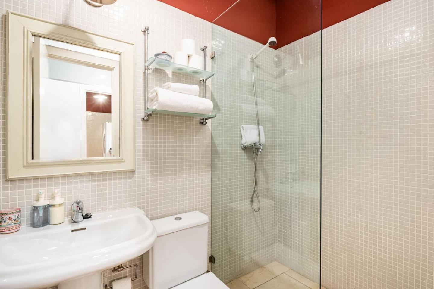 Komodo Sierpes: Bright & Classy Central Apartment Seville Luaran gambar