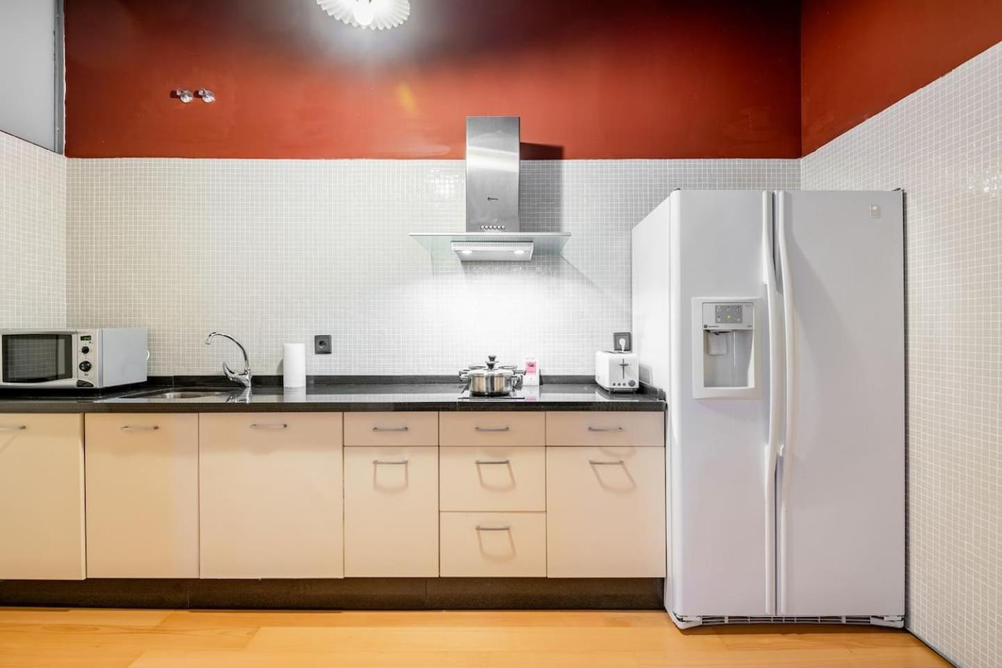 Komodo Sierpes: Bright & Classy Central Apartment Seville Luaran gambar